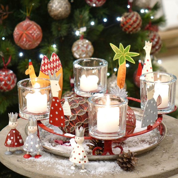 Adventskranz heilige drei Könige dekoriert